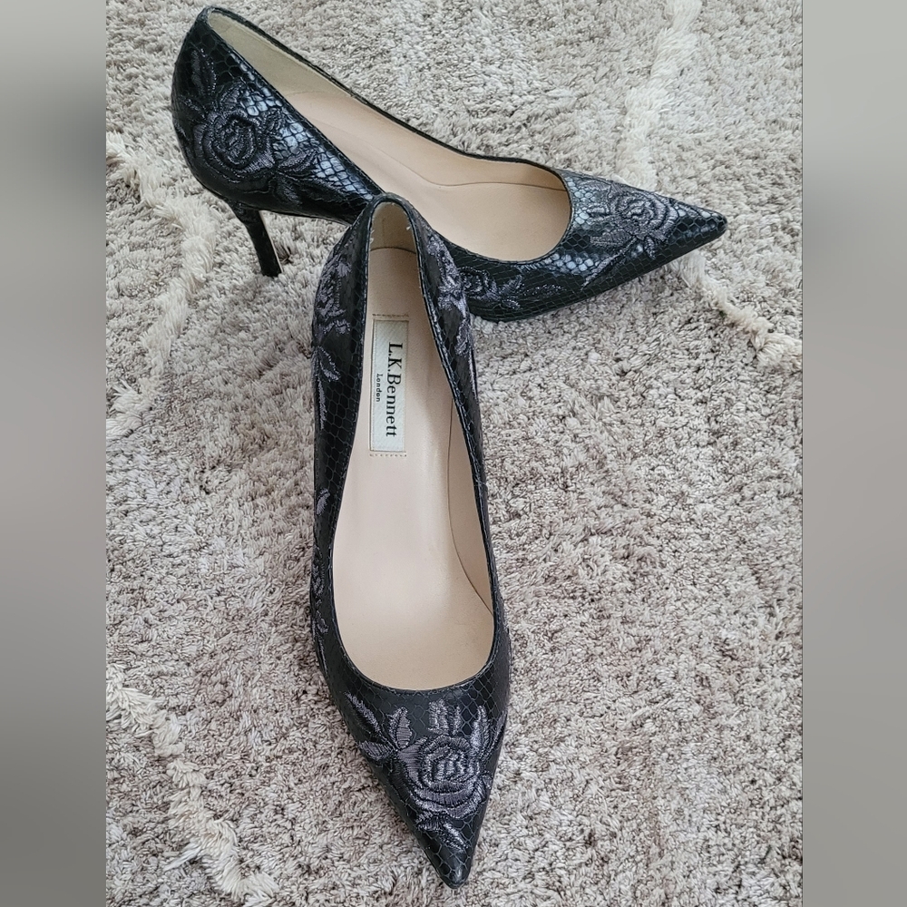 L.K.Bennett London 'Ella' Iron Gray Snake Leather Roses Embroidered Pumps 37.5/7